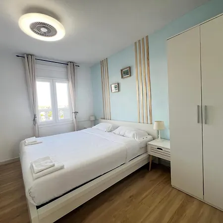 Gran Con Vistas Al Canal Apartment Empuriabrava