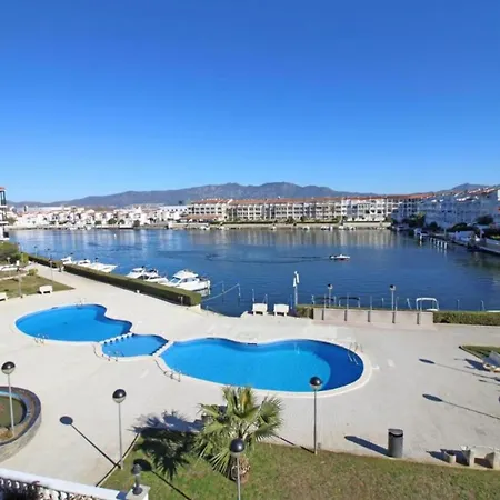 Gran Con Vistas Al Canal Apartment Empuriabrava