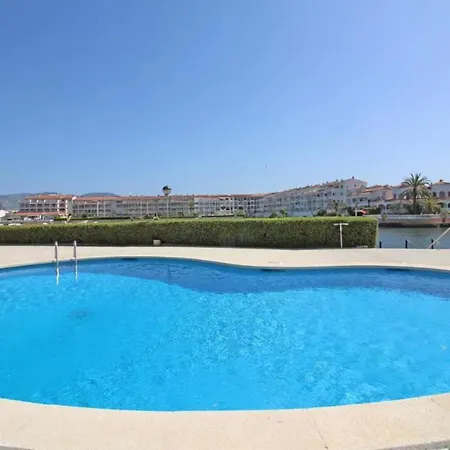 Gran Con Vistas Al Canal Apartment Empuriabrava